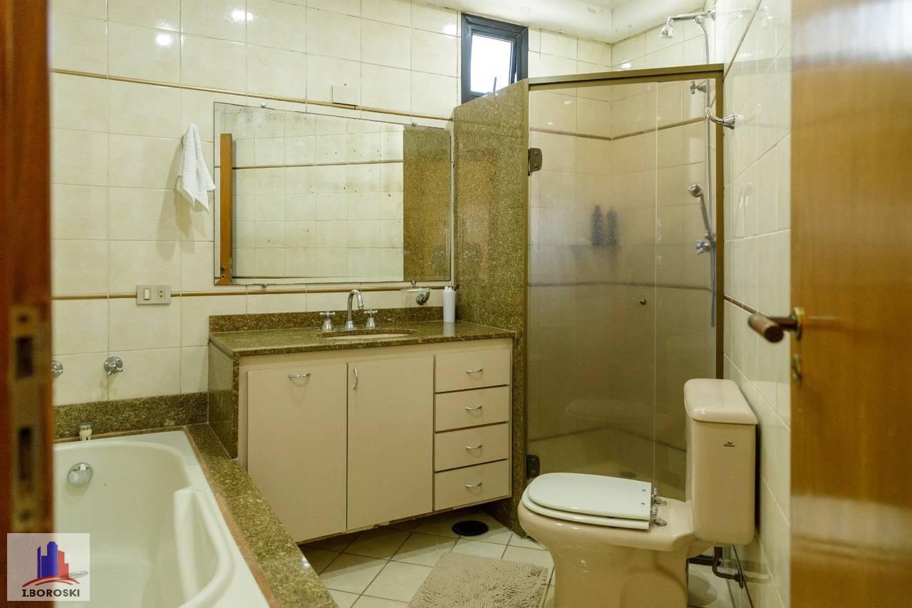 Apartamento à venda com 3 quartos, 135m² - Foto 25