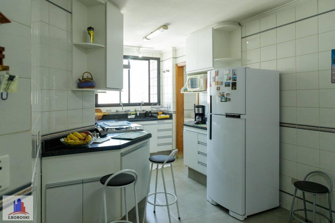 Apartamento à venda com 3 quartos, 135m² - Foto 13