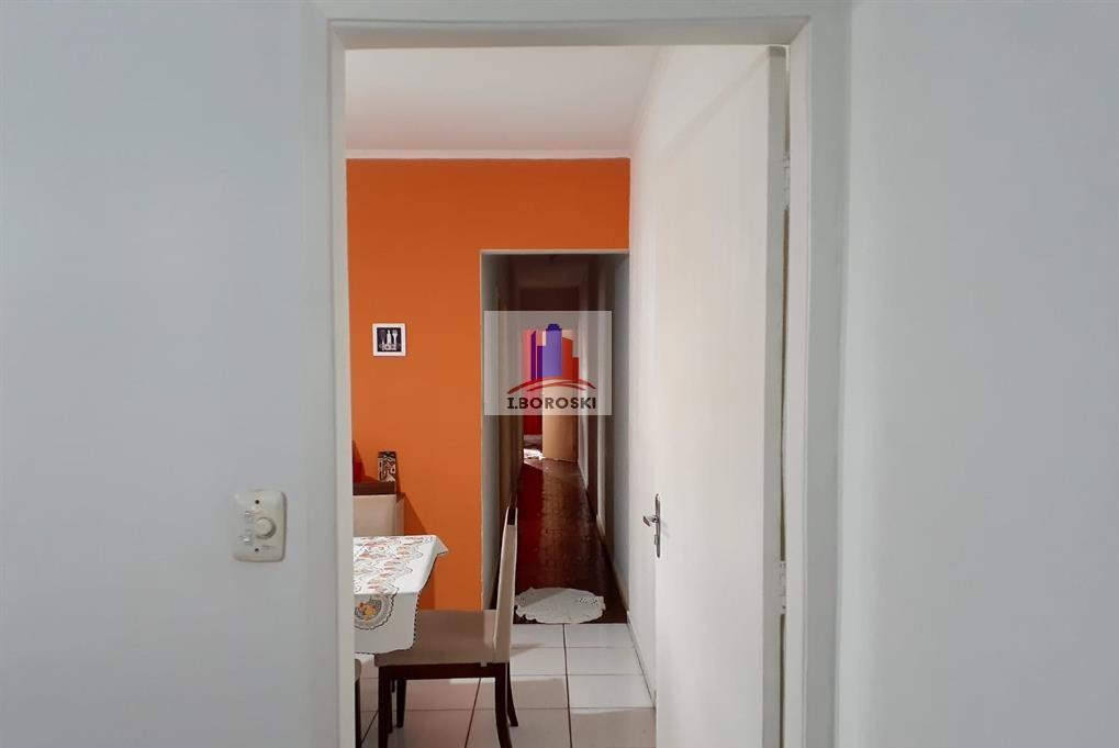 Casa à venda com 3 quartos, 221m² - Foto 1